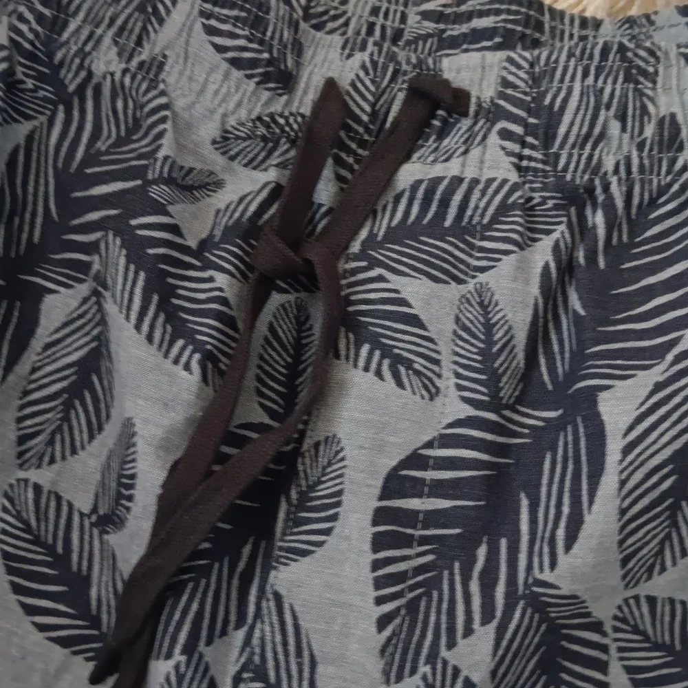 ROWM Men's Lined Swim Trunks Blue with Leaf Pattern Size XXL NWT